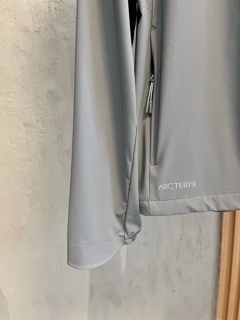 Lightweight Arcteryx Sunscreen Jacket 162052