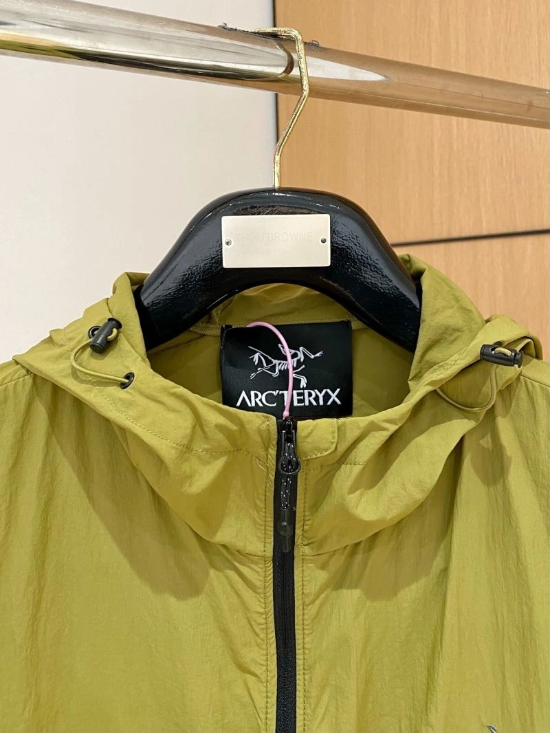 TechFriendly Arcteryx Sunscreen Jacket 161089