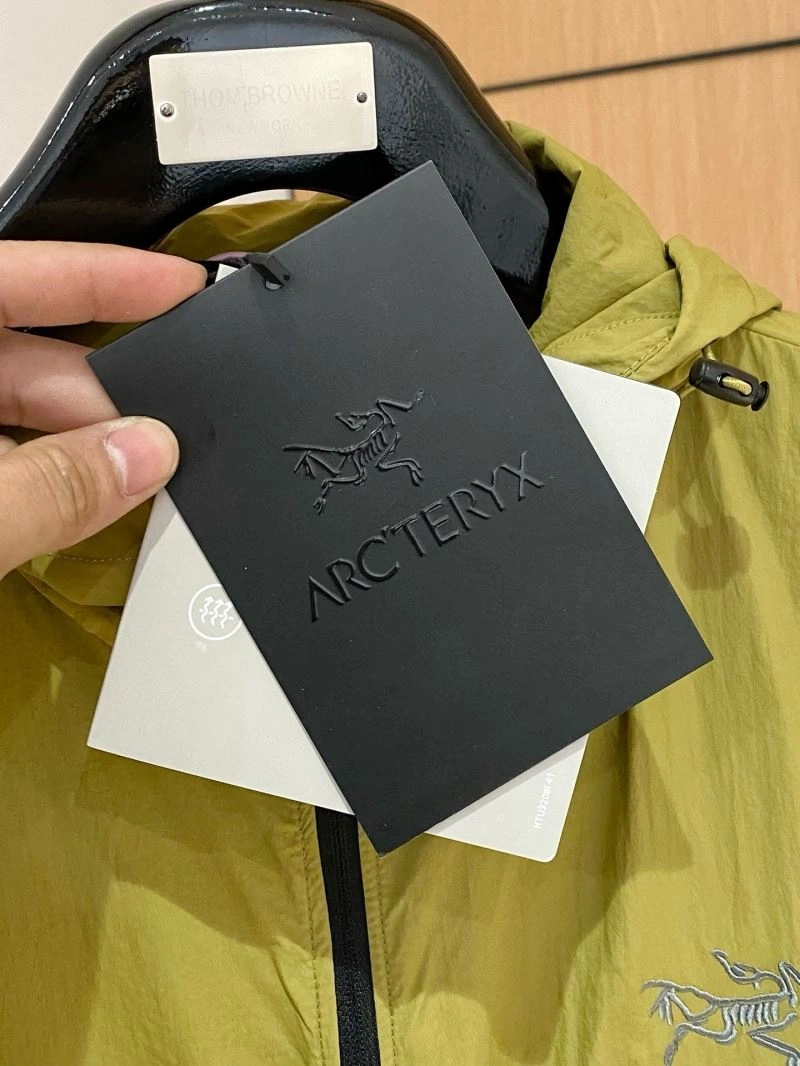 TechFriendly Arcteryx Sunscreen Jacket 161089