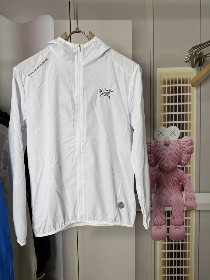 Functional Arcteryx Sunscreen Jacket 159800