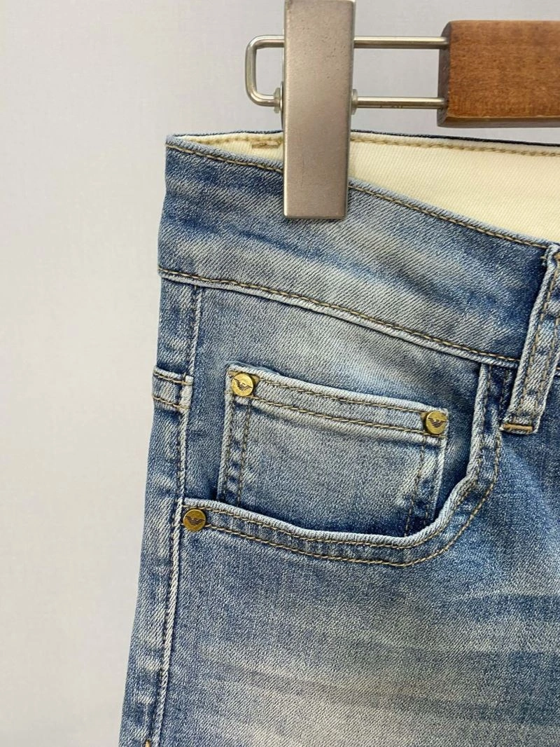 WellDesigned Armani Jeans 95888