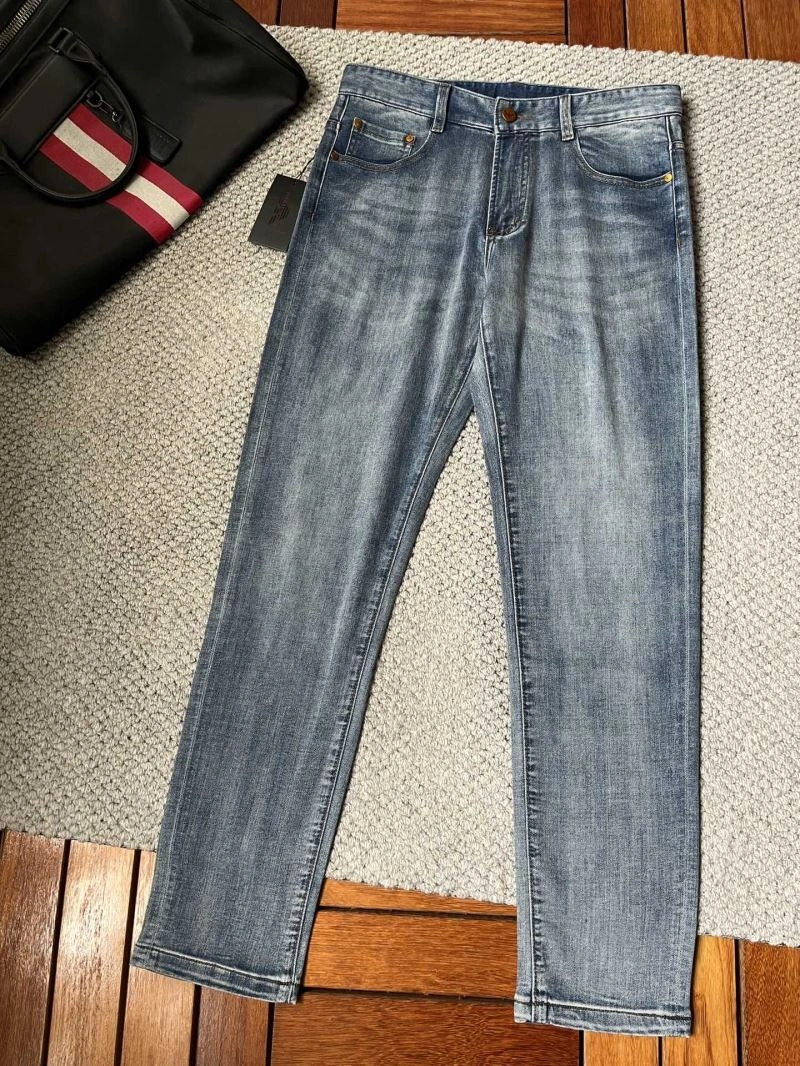 EyeCatching Armani Jeans 95577