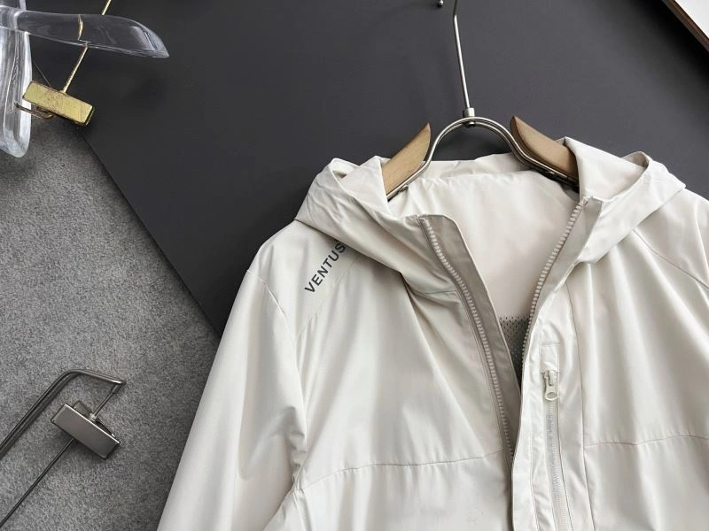 Armani Outwear Effortless 96150
