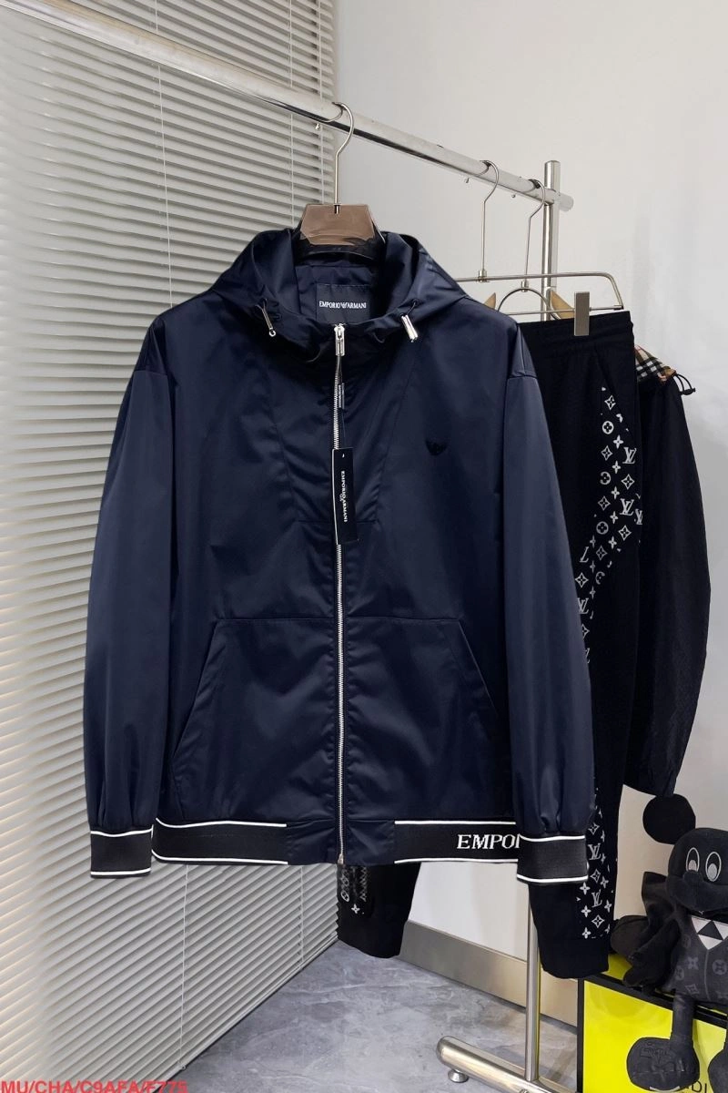 Armani Outwear Snug 96027