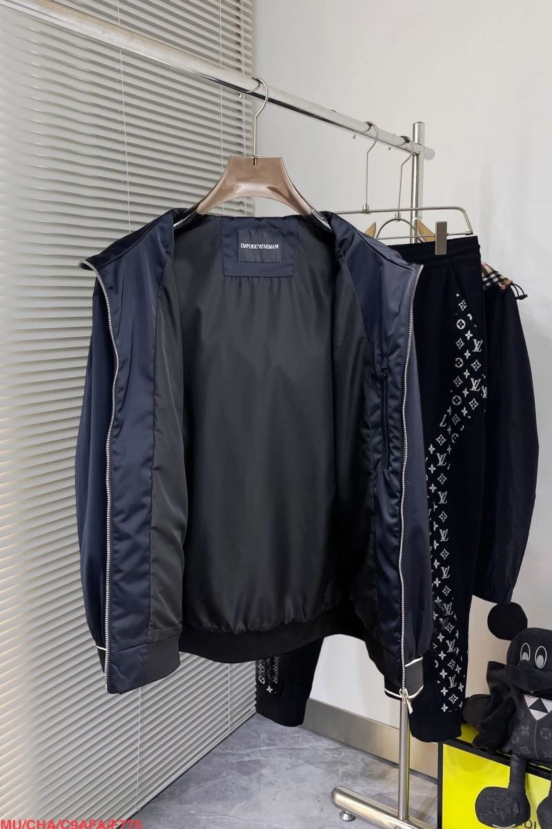 Armani Outwear Snug 96027