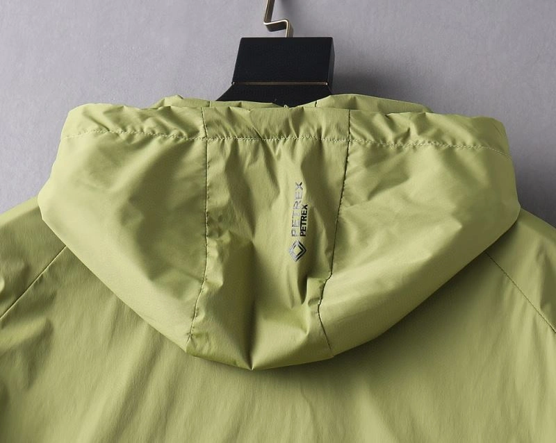 Packable Armani Outwear 95982