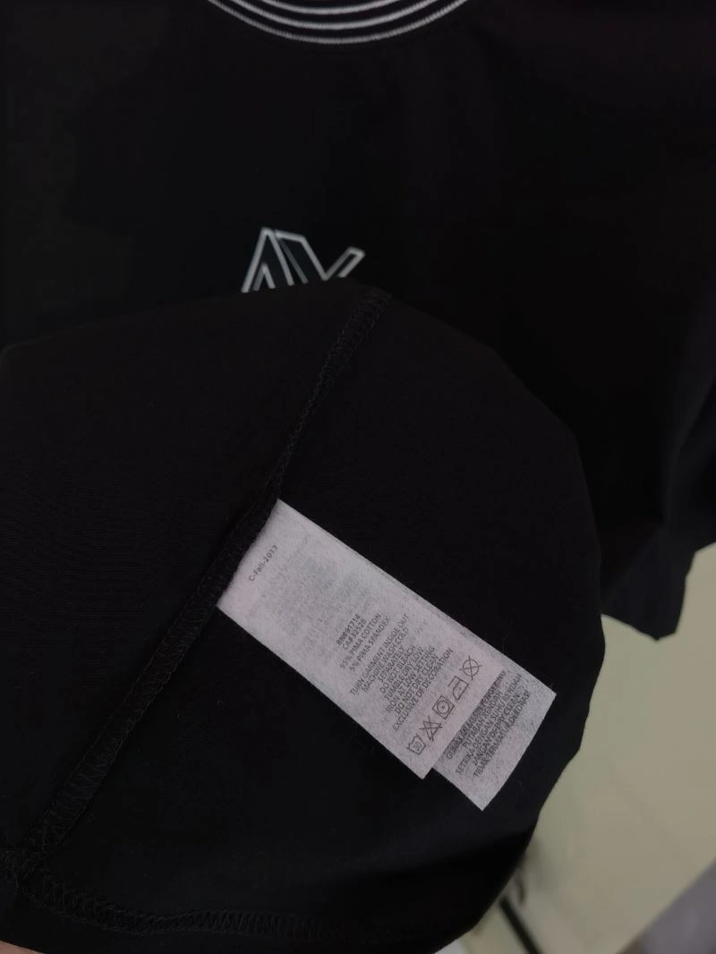 Armani T-Shirts Unisex 96130