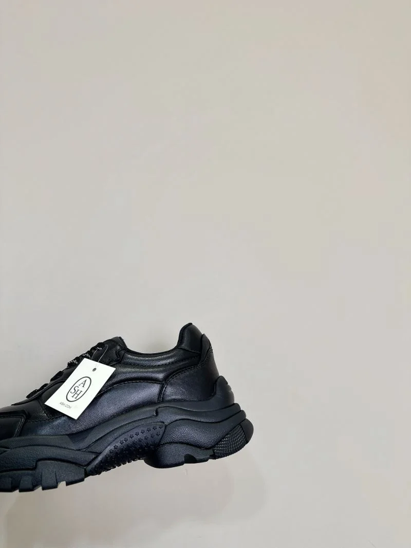 WeatherProof Ash Shoes 10529