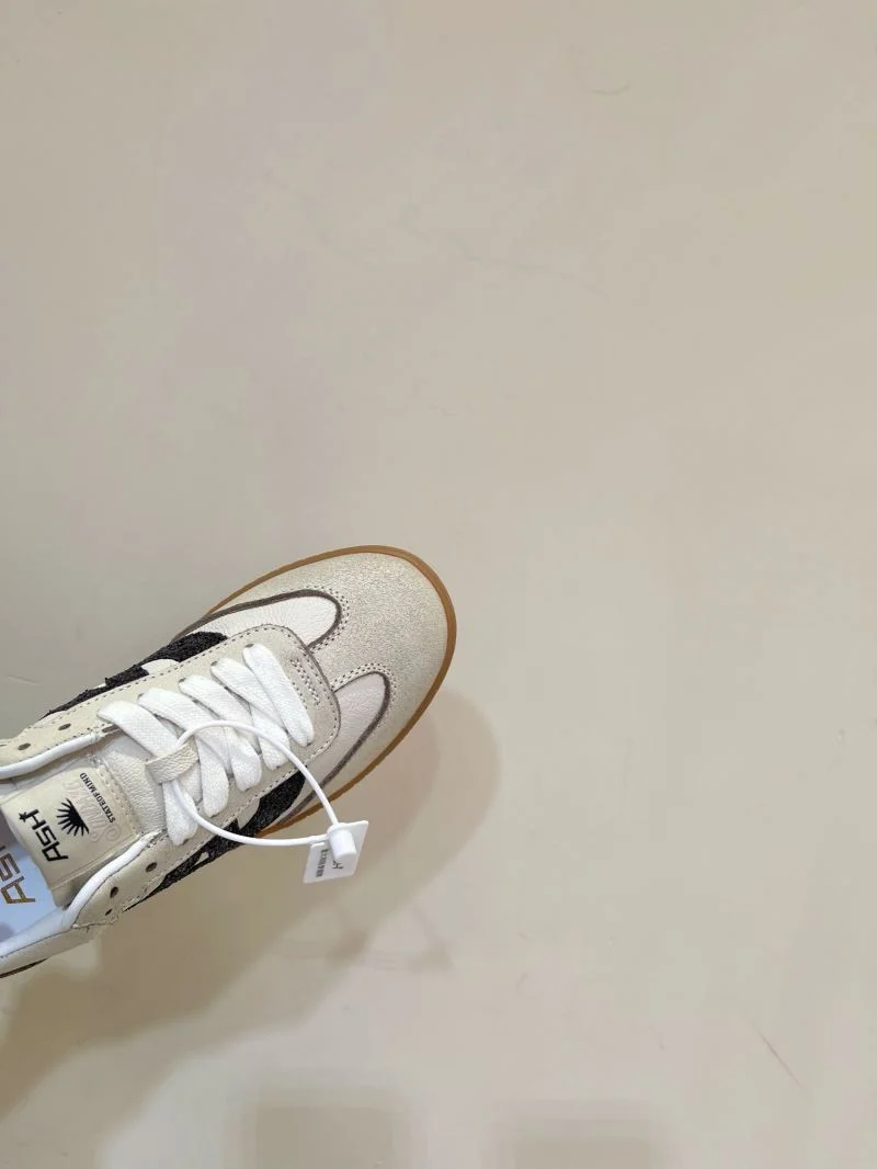 RelaxedFit Ash Shoes 10513