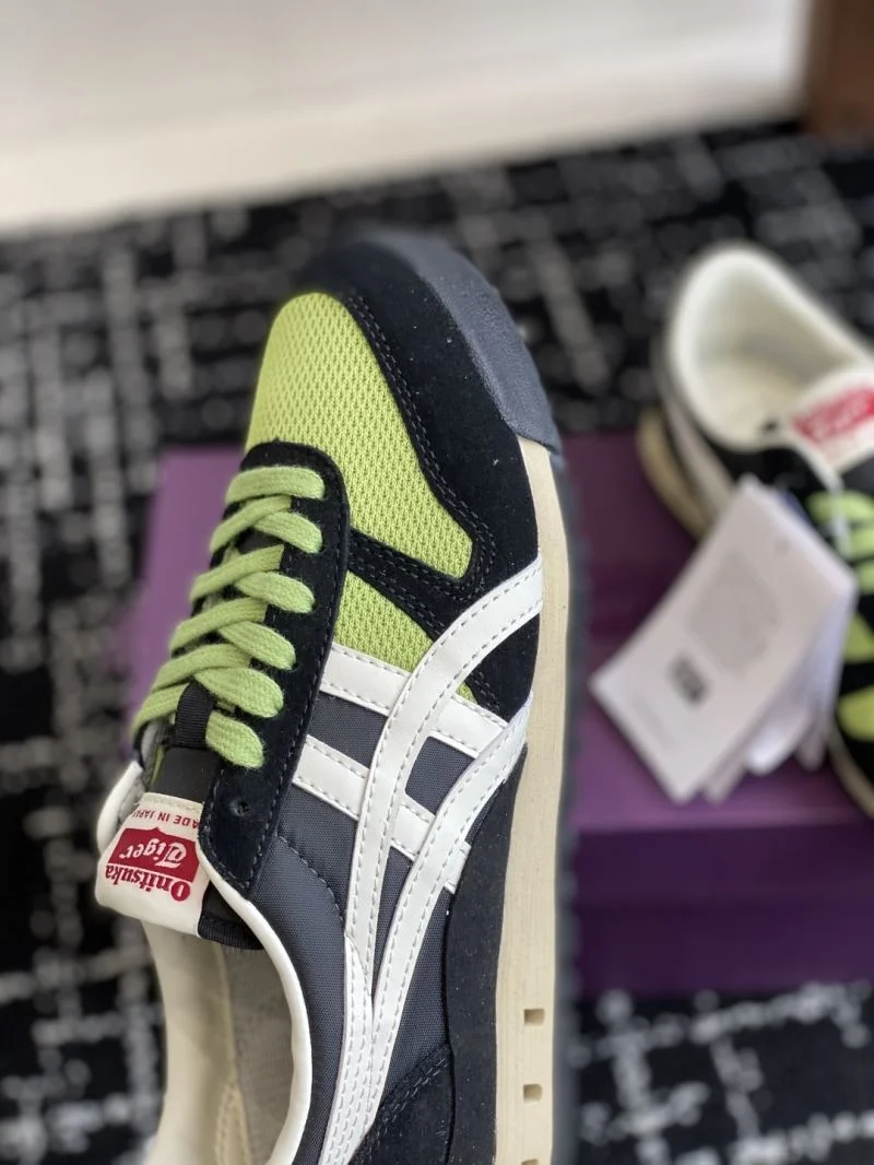 Snug Asics Shoes 6865