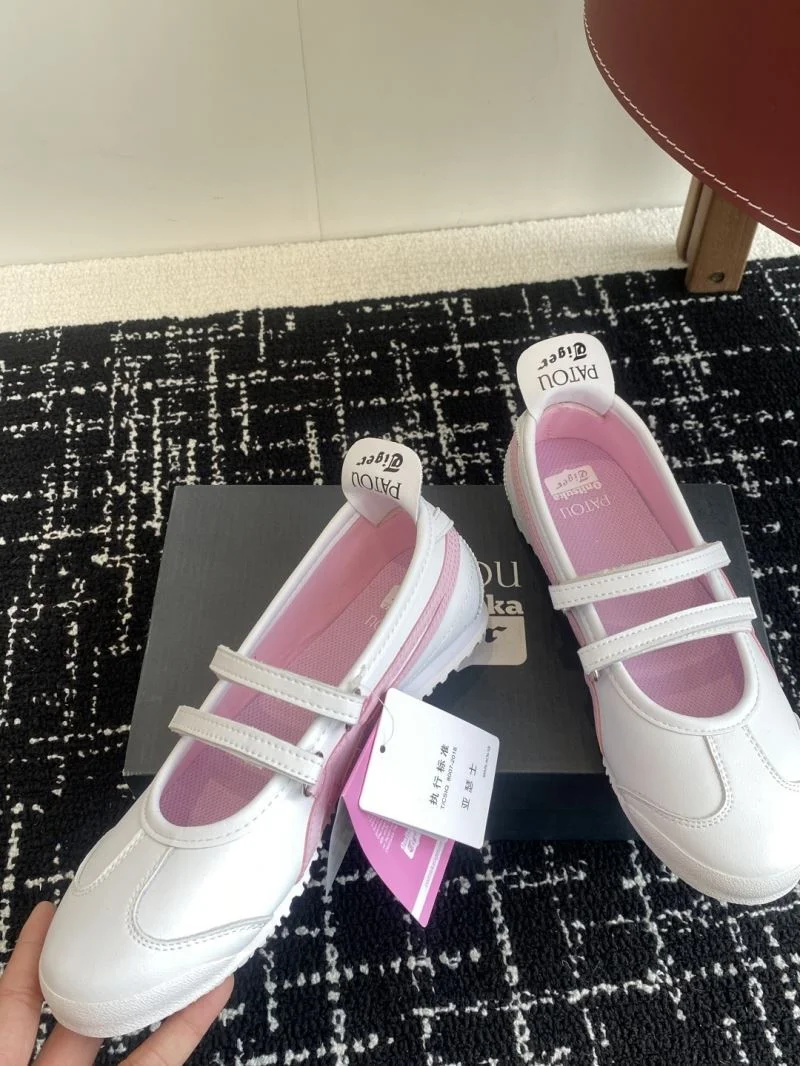 TimelessDesign Asics Shoes 6853