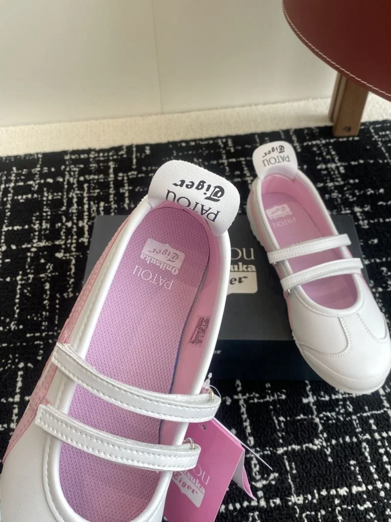 TimelessDesign Asics Shoes 6853