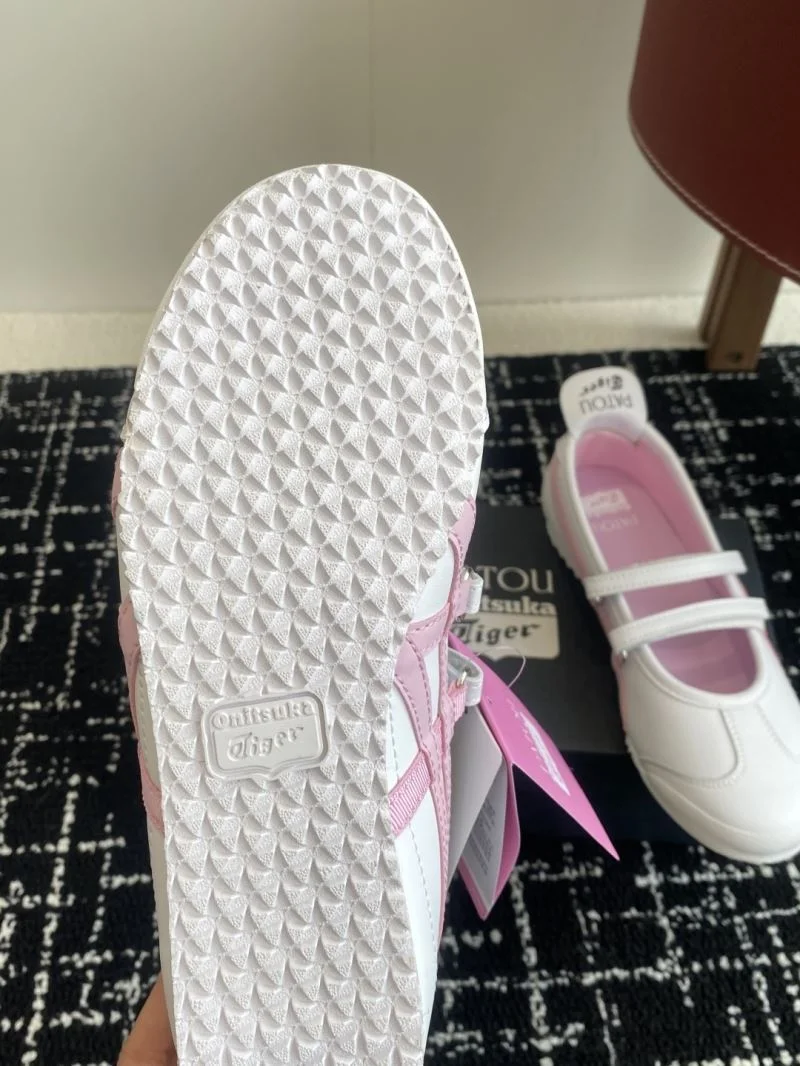 TimelessDesign Asics Shoes 6853