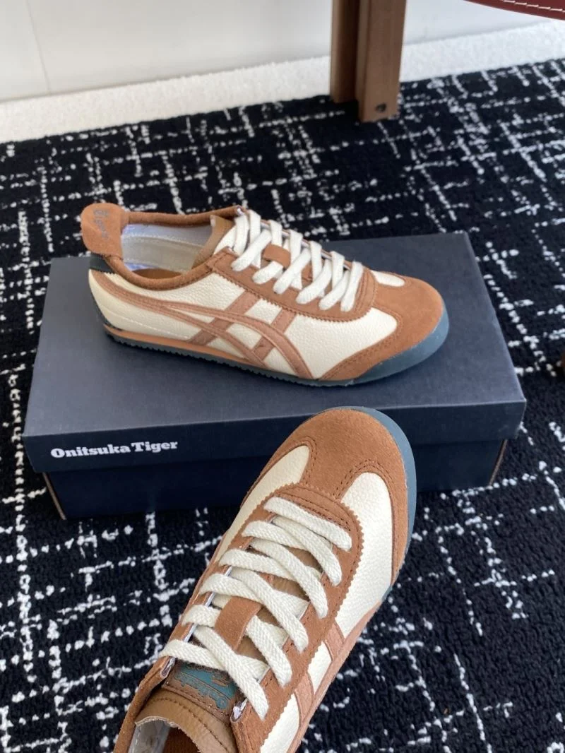 Breathable Asics Shoes 6875