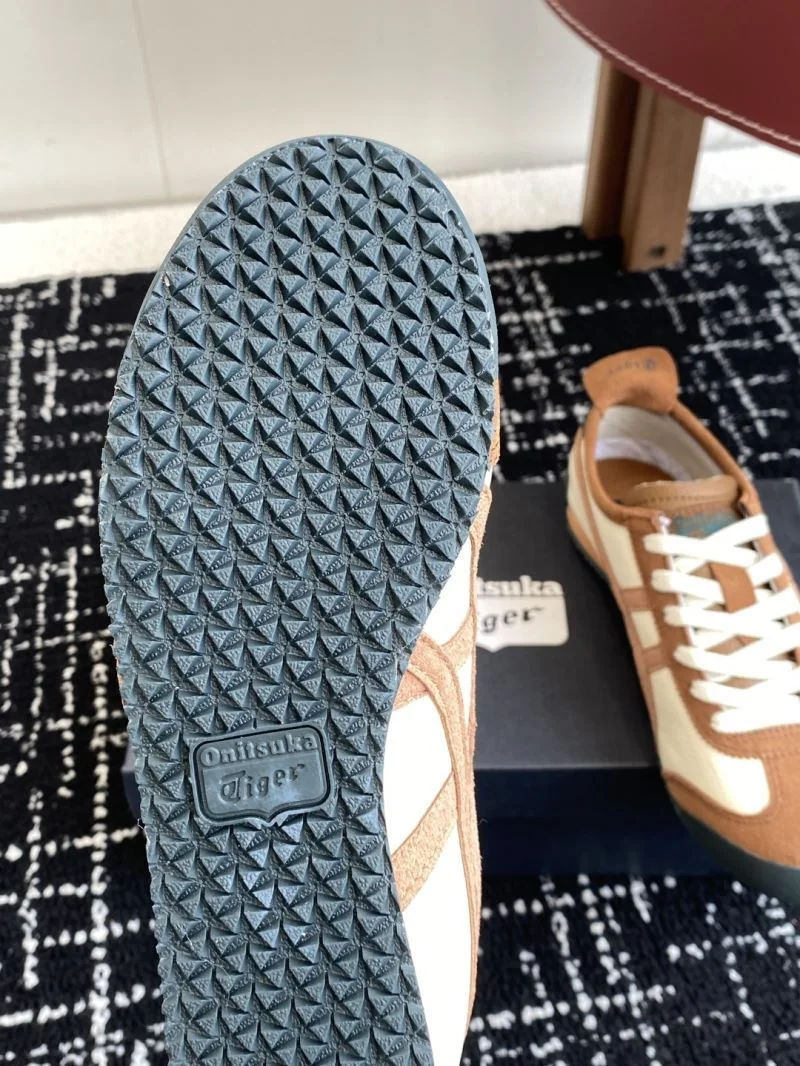 Breathable Asics Shoes 6875