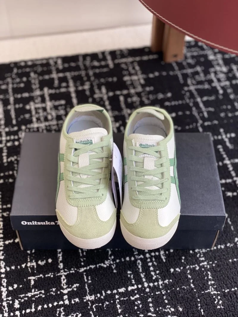 Practical Asics Shoes 6907