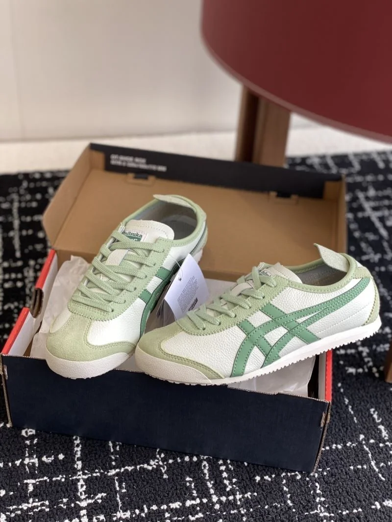 Practical Asics Shoes 6907