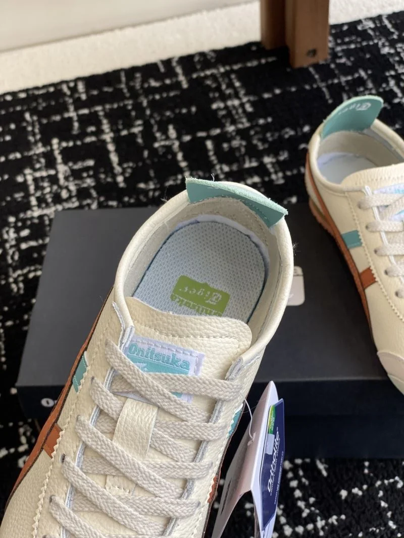 Asics Shoes WellDesigned 6848