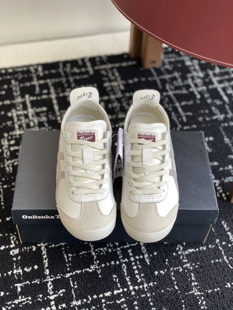 Snug Asics Shoes 6845