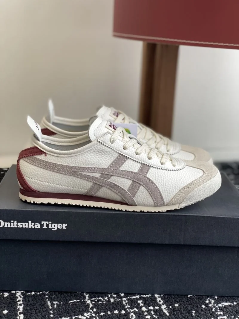 Snug Asics Shoes 6845