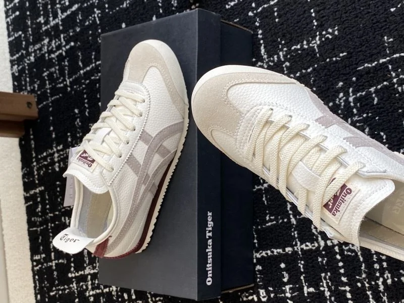 Snug Asics Shoes 6845