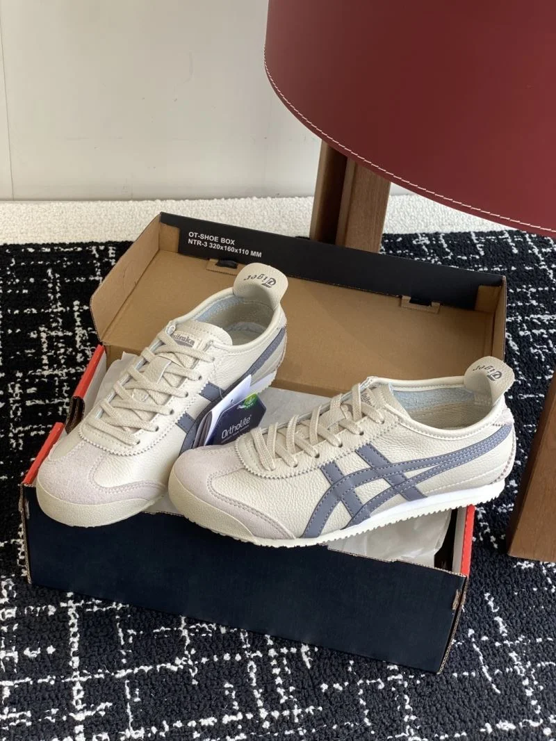 MultiPurpose Asics Shoes 6874