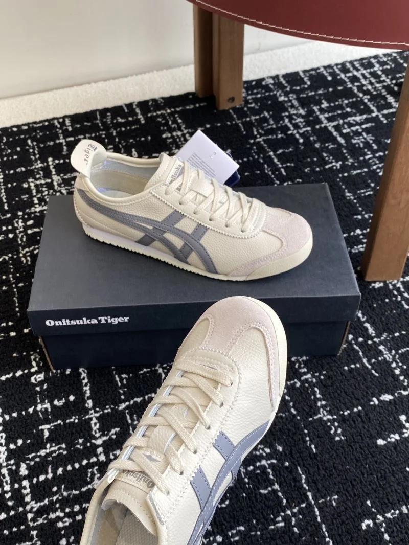 MultiPurpose Asics Shoes 6874