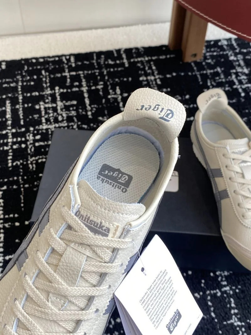 MultiPurpose Asics Shoes 6874