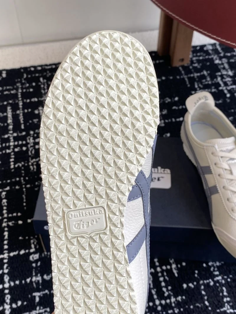 MultiPurpose Asics Shoes 6874