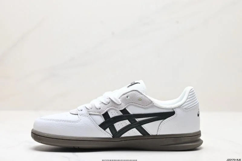 Cozy Asics Shoes 3862