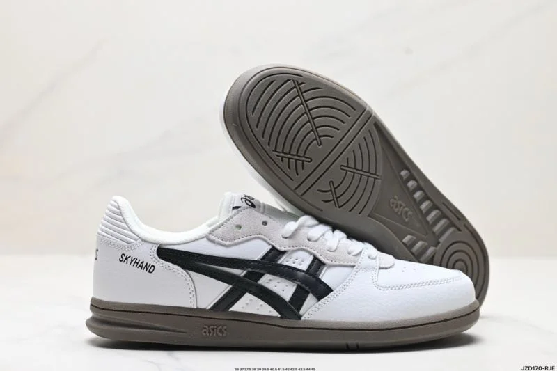 Cozy Asics Shoes 3862