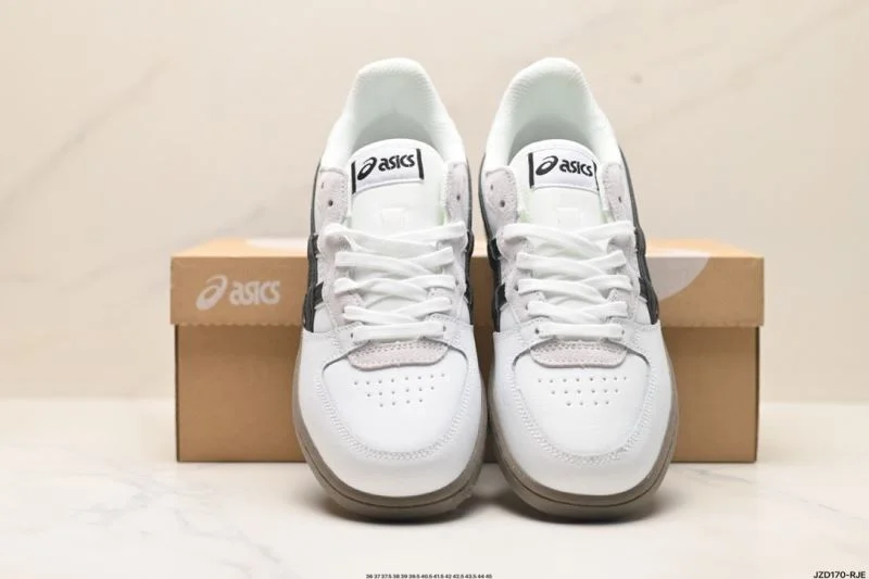 Cozy Asics Shoes 3862