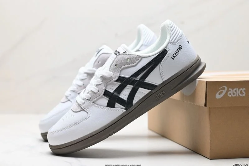 Cozy Asics Shoes 3862