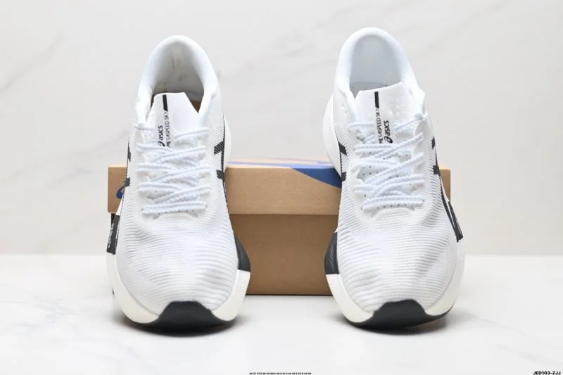 TimelessDesign Asics Shoes 3781