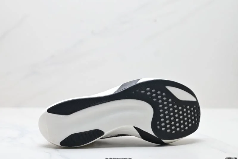 TimelessDesign Asics Shoes 3781
