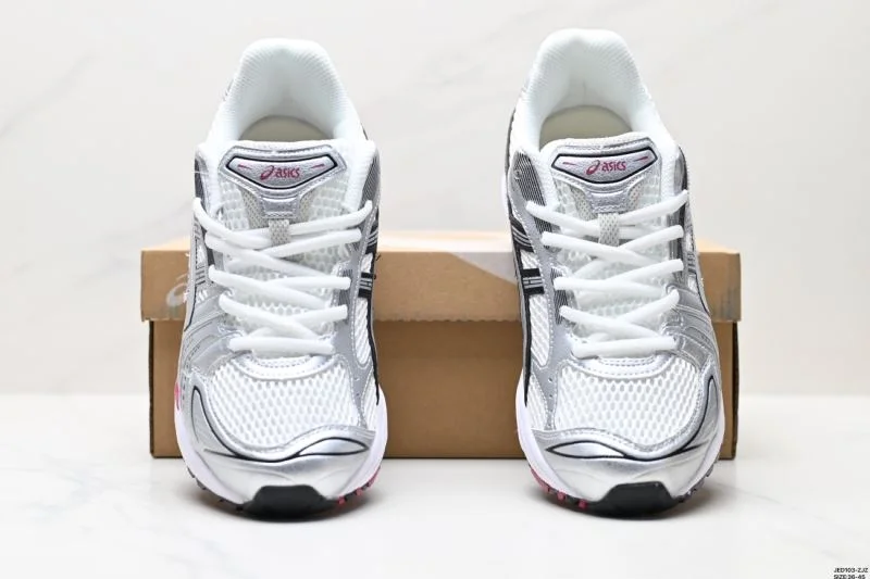 Versatile Asics Shoes 3759