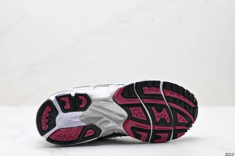Versatile Asics Shoes 3759