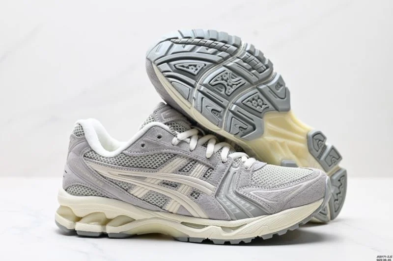 Bold Asics Shoes 3754