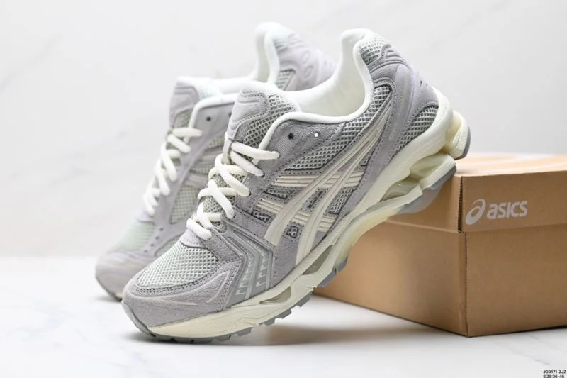 Bold Asics Shoes 3754