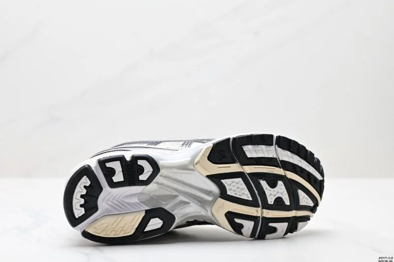Trendsetting Asics Shoes 3750