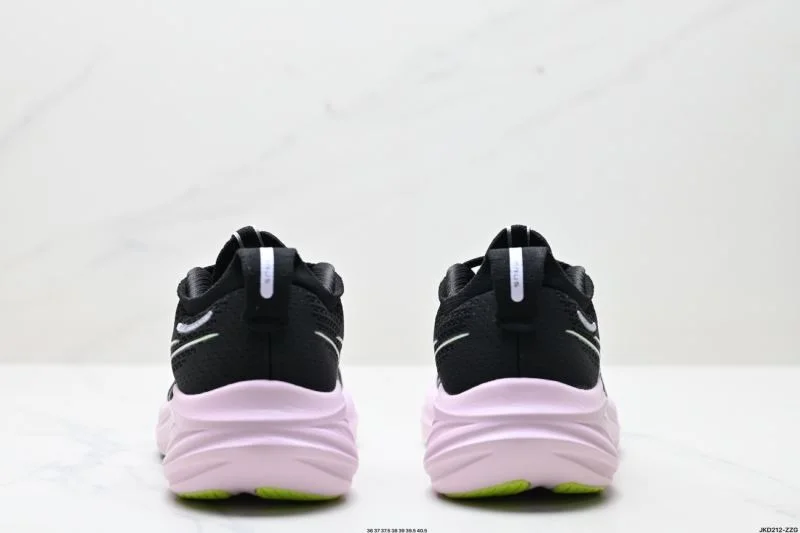 Asics Shoes WellDesigned 3737
