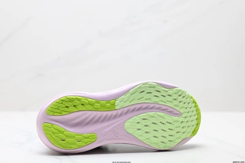 Asics Shoes WellDesigned 3737