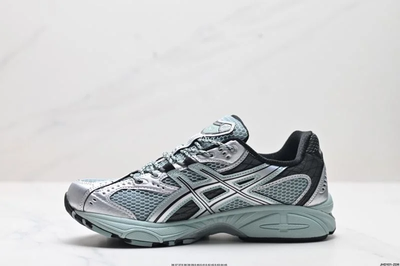 Lightweight Asics Shoes 3808