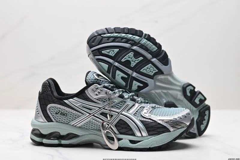 Lightweight Asics Shoes 3808