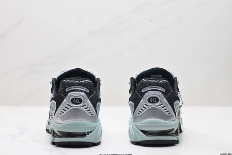 Lightweight Asics Shoes 3808