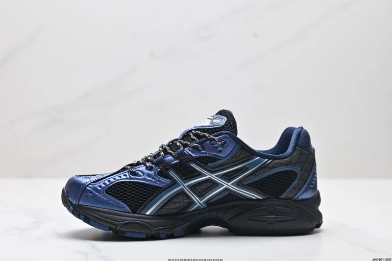 Bold Asics Shoes 3712