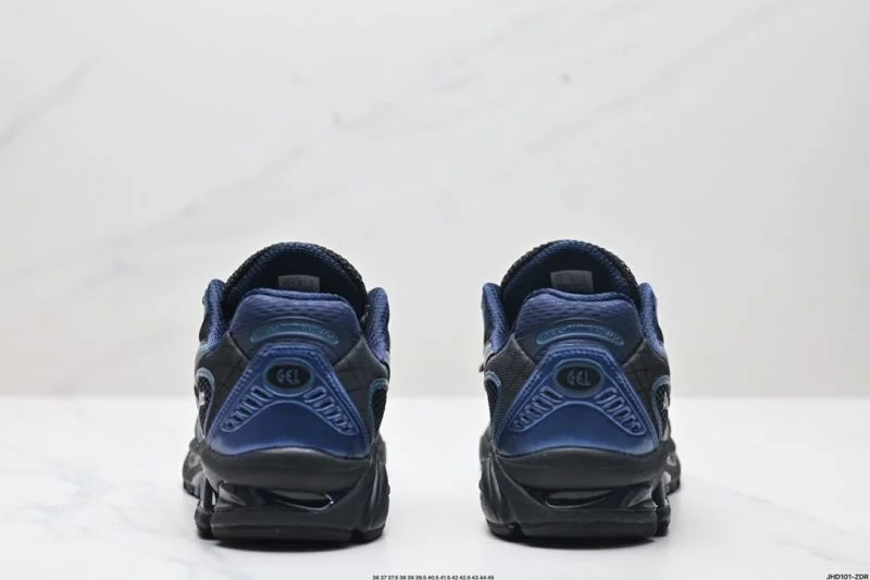 Bold Asics Shoes 3712