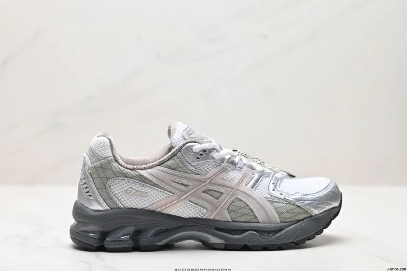 Vibrant Asics Shoes 3711