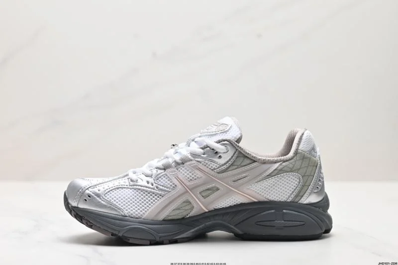 Vibrant Asics Shoes 3711