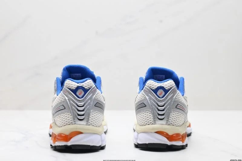 Asics Shoes Sporty 3726